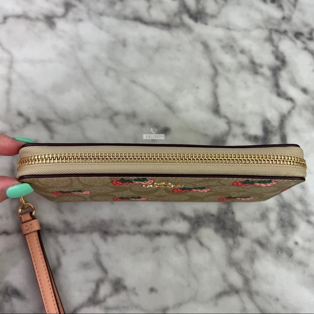 Coach Long Zip Around Wallet Wristlet In Signature Canvas With Strawberry Print - Picture 4 of 8